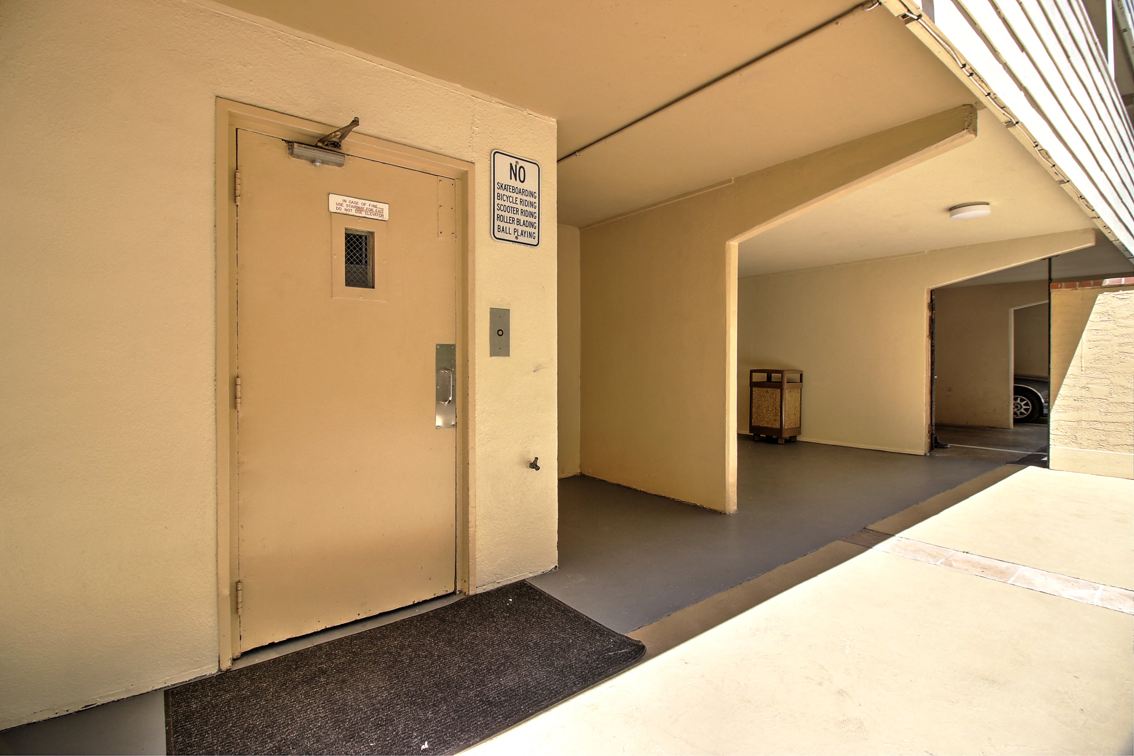 The Courtyard Apartments photo 4